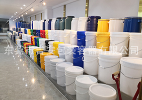 日韩老女人阴穴吉安容器一楼涂料桶、机油桶展区